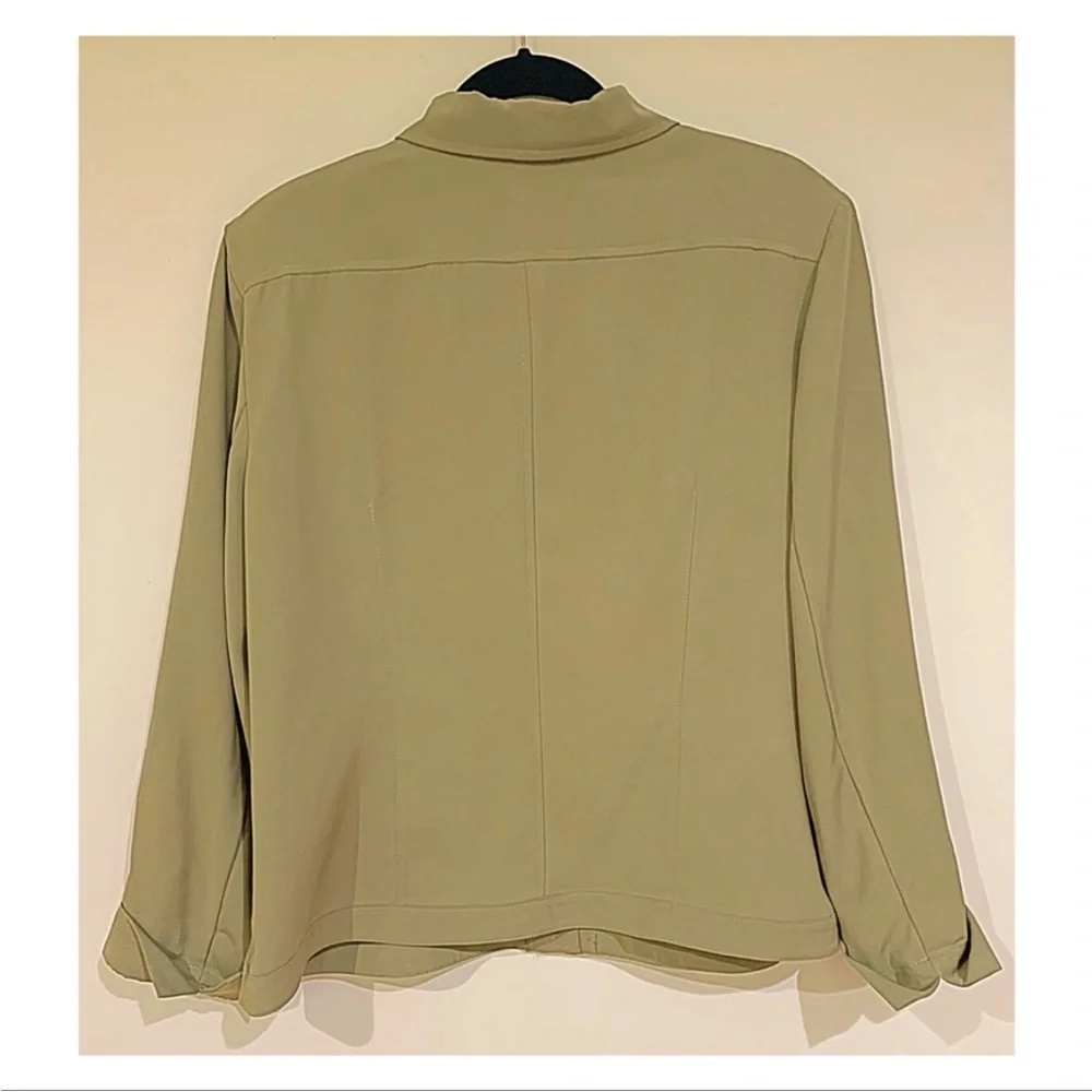 Flash Sale Emma James Sage Green Blazer Chic & Elegant Size 16